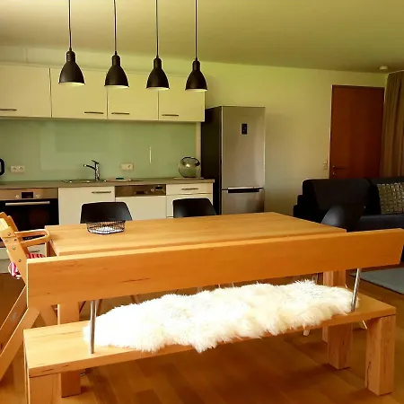 Hirschberg Apartment *